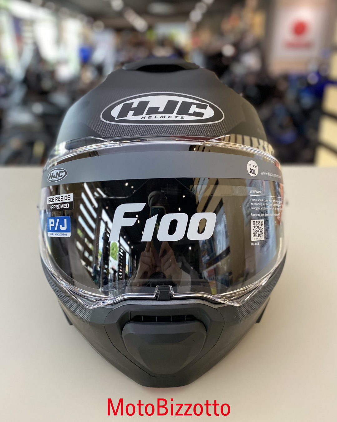 HJC F100 METAL