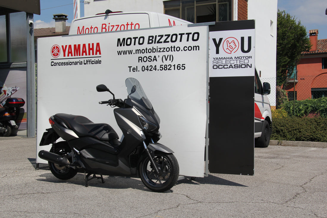 Yamaha X-Max 250