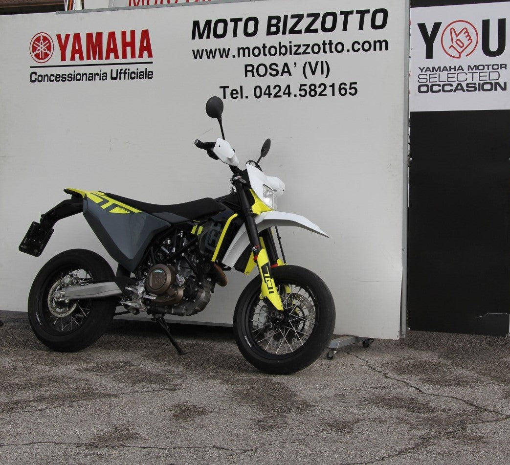 HUSQVARNA 701 supermoto