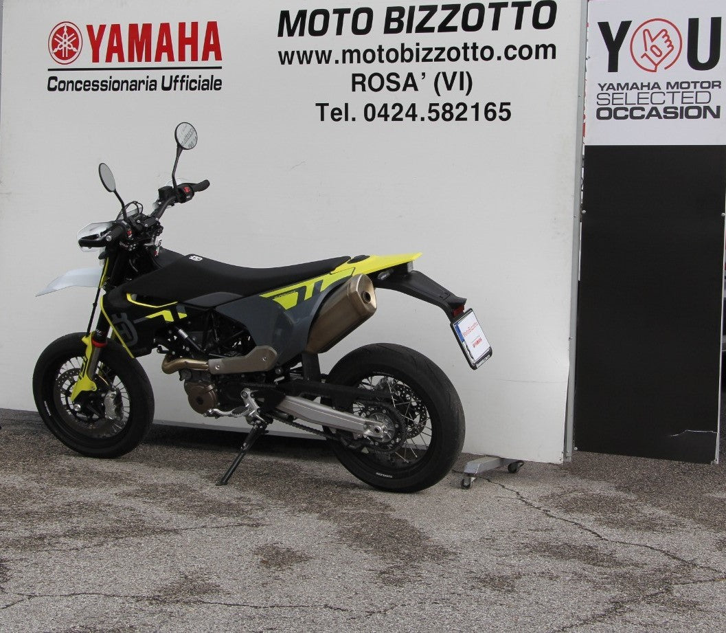 HUSQVARNA 701 supermoto